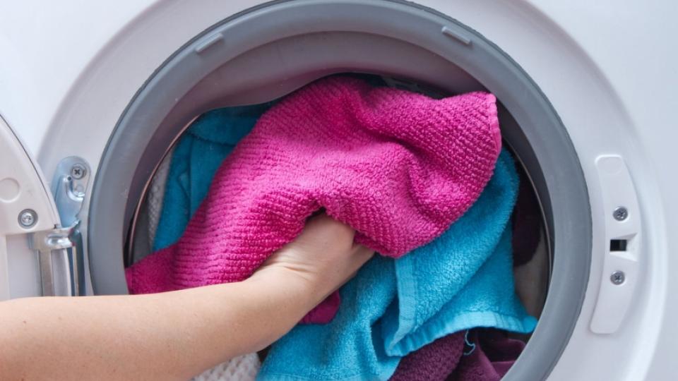Τα Ρούχα Σας Έγιναν Ροζ Στο Πλυντήριο; Υπάρχει Λύση!