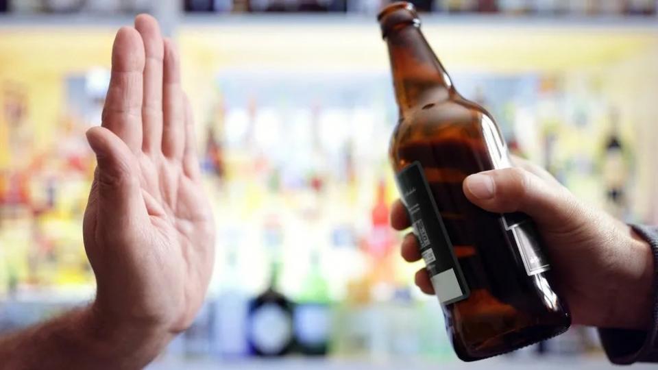 Αποτοξίνωση από το αλκοόλ μετά τις γιορτές μπορεί να ενισχύσει την υγεία