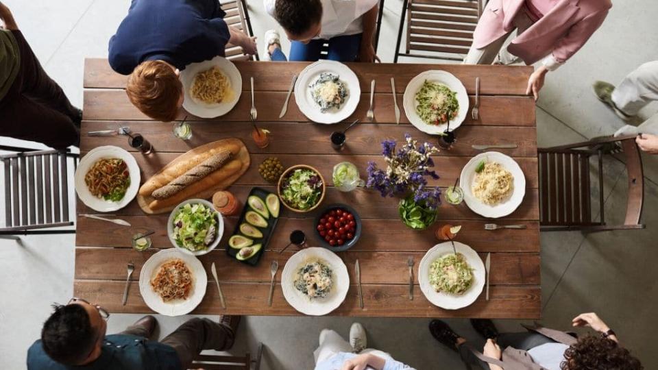 7 Οφέλη του να τρώμε μαζί ως οικογένεια, βάση ερευνών
