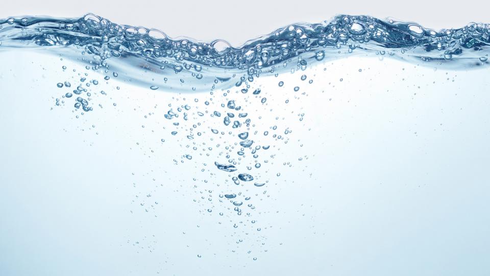 Το νερό με υδρογόνο οφελεί την υγεία και επιβραδύνει την γήρανση