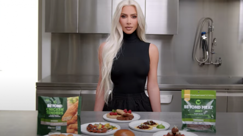 Η Kim Kardashian λέει ότι η Vegan διατροφή της βοηθά στην ψωρίαση.Τι λένε οι ειδικοί;