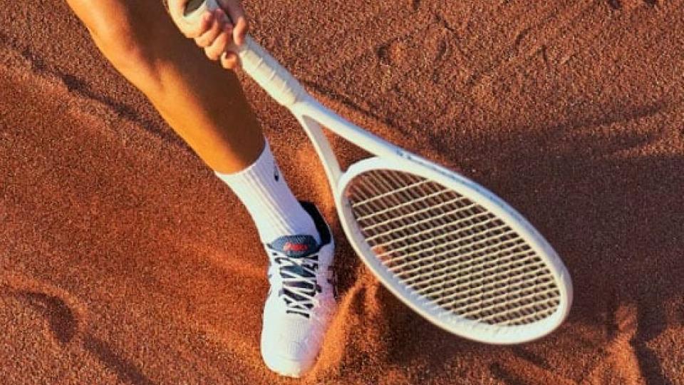Για άσπρα παπούτσια του τένις