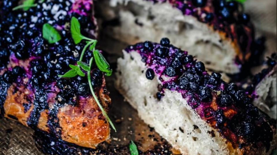 Vegan ψωμί με βατόμουρα, μια συνταγή που θα εντυπωσιάσει