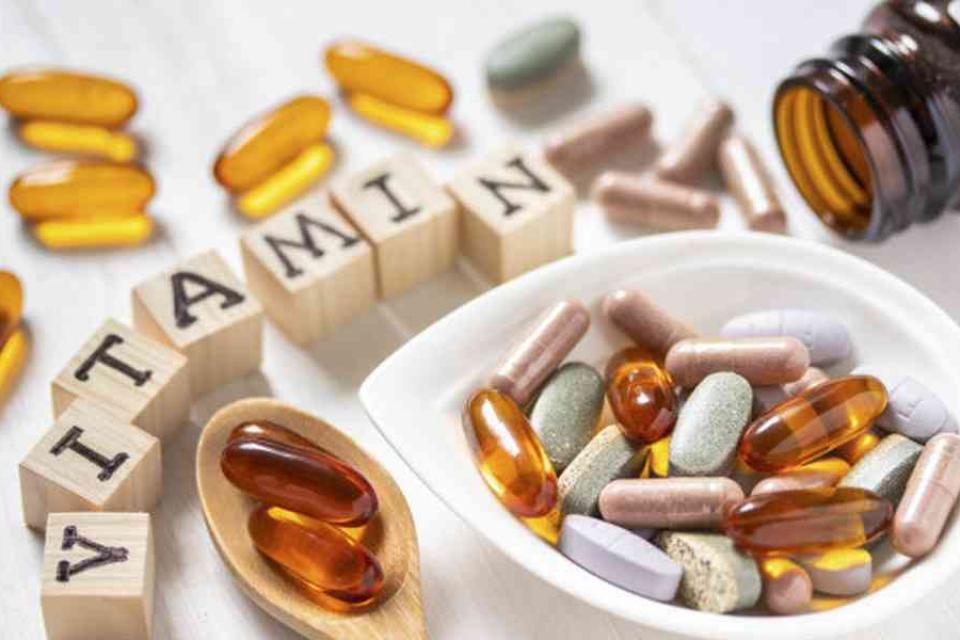 Τι πρέπει να γνωρίζετε για τις βιταμίνες και τα φάρμακα;