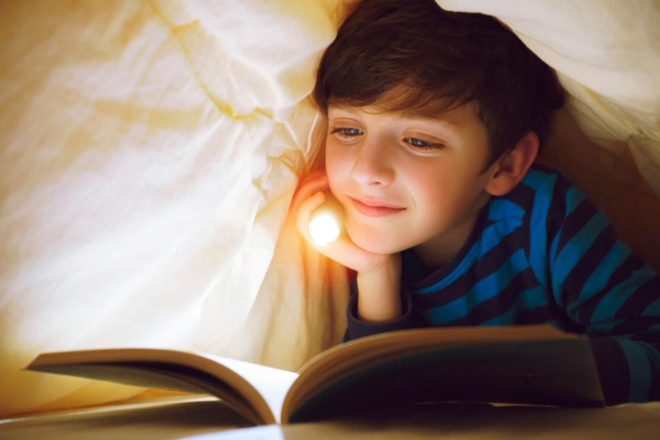 Αν διαβάζουμε με χαμηλό φως υπάρχει περίπτωση να «χαλάσουμε» τα μάτια μας;