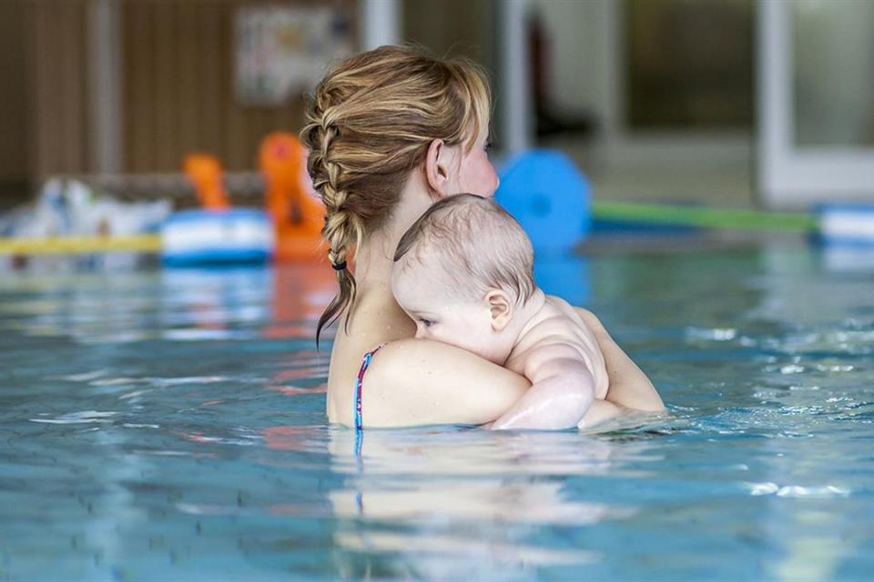 Baby swimming: Καλή ή κακή ιδέα;
