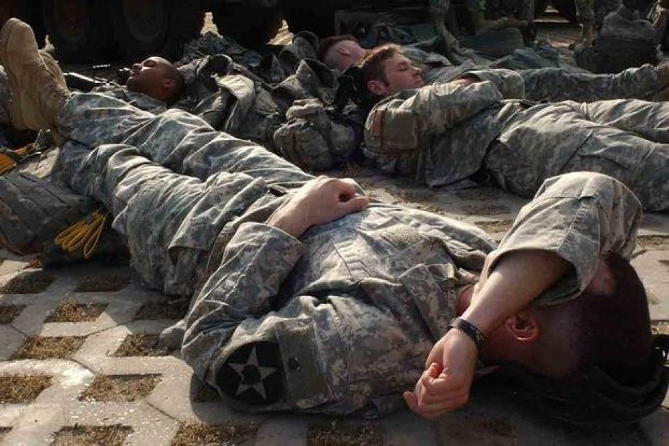 Στρατιωτική μέθοδος ύπνου: Τα βήματα για να κοιμηθείτε γρήγορα